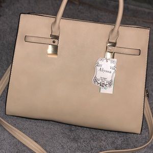 Alyssa leather tote bag! BRAND NEW!